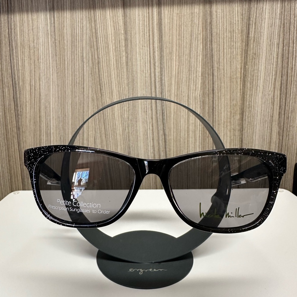 Nicole Miller Sparkly black frame